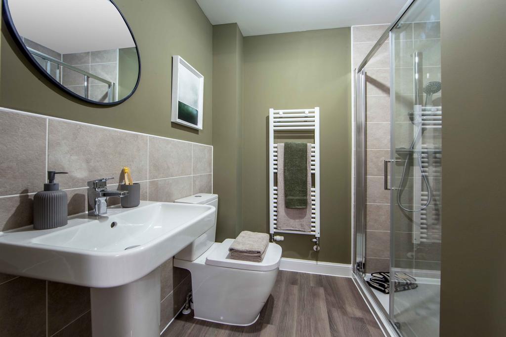 Hazelborough show home en suite