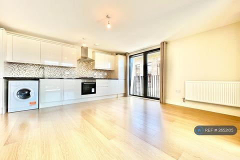 2 bedroom flat to rent, Charter House, Ilford, IG1