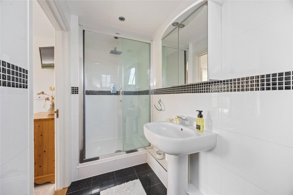 Bedroom Two En Suite
