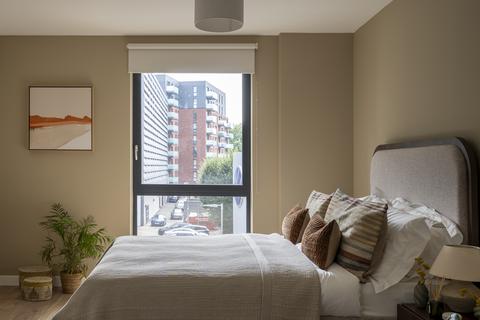 undefined, E-14, Kew Curve, Capital Interchange Way, Brentford, TW8 0EX