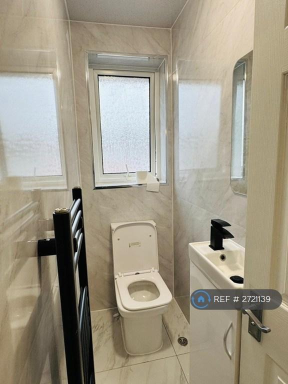 1st Floor Toilet