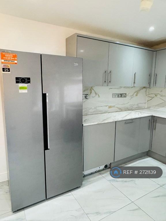 Fridge/ Freezer