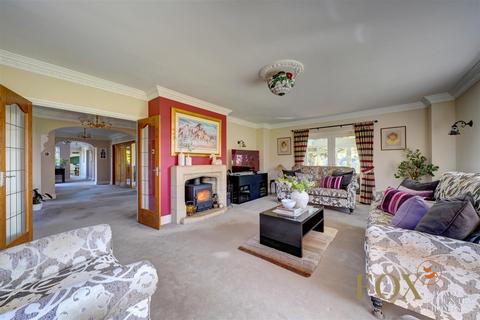 undefined, Holt, Worcester WR6