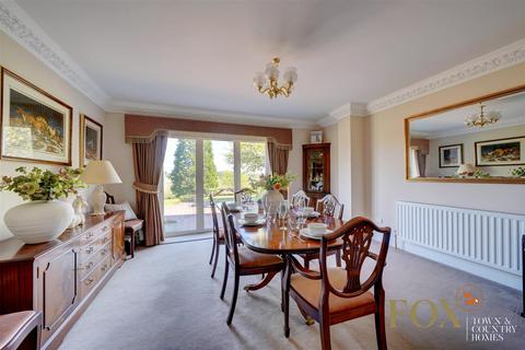 undefined, Holt, Worcester WR6