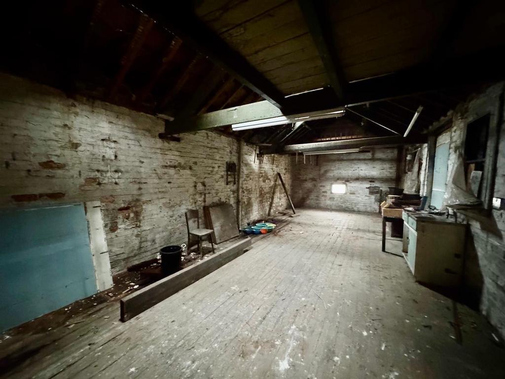 Room 4.jpg