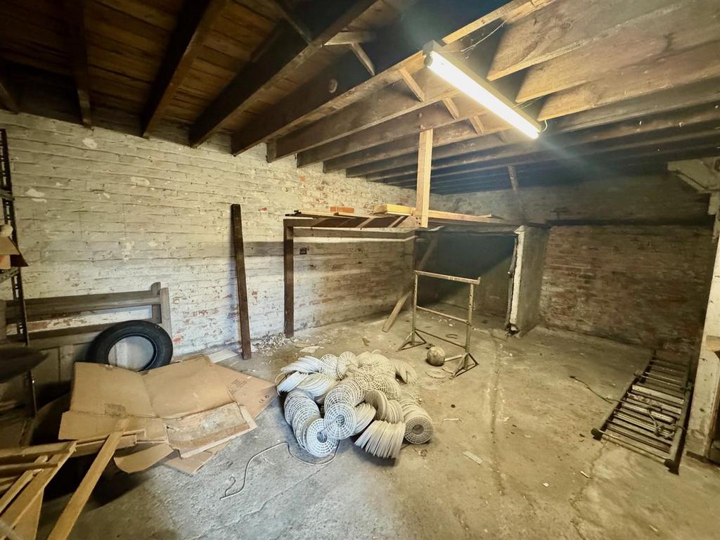 Room 2.jpg