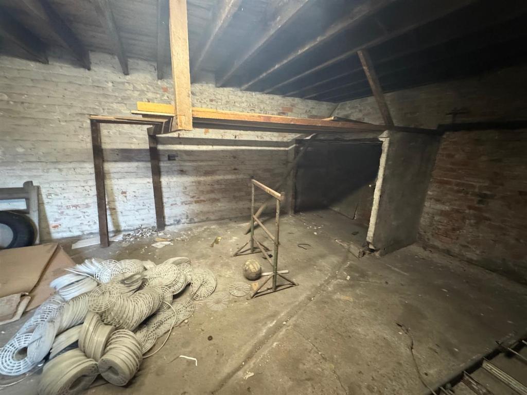 Room 2c.jpg