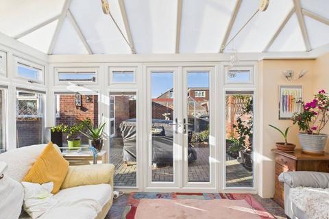 2 bedroom bungalow for sale, Hithermoor Road, Stanwell, Surrey, TW19