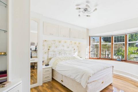2 bedroom bungalow for sale, Hithermoor Road, Stanwell, Surrey, TW19