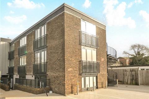 1 bedroom flat to rent, Tealing Drive, Surrey KT19