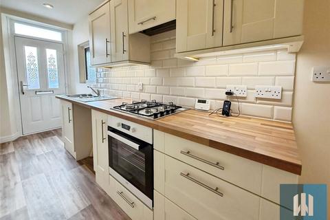 2 bedroom terraced house to rent, Blackmoorfoot Road, Crosland Moor, Huddersfield, HD4
