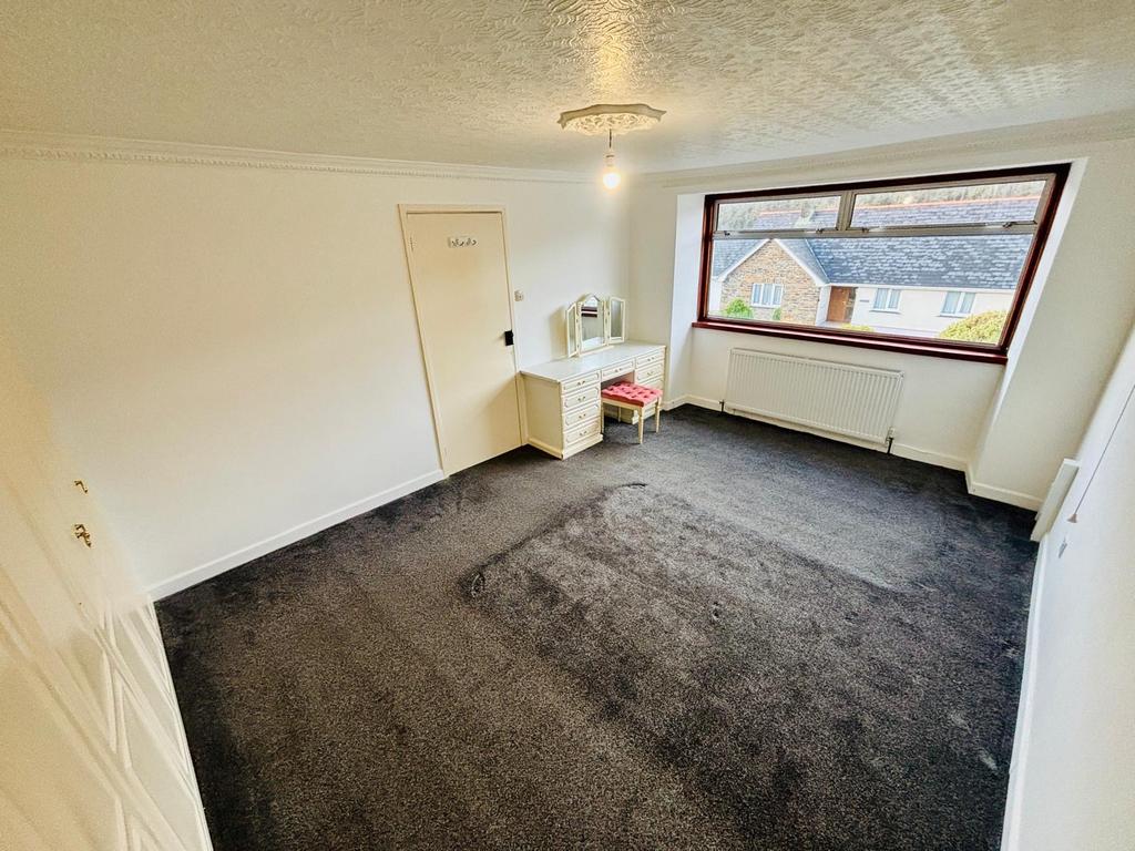 Rear bedroom 1