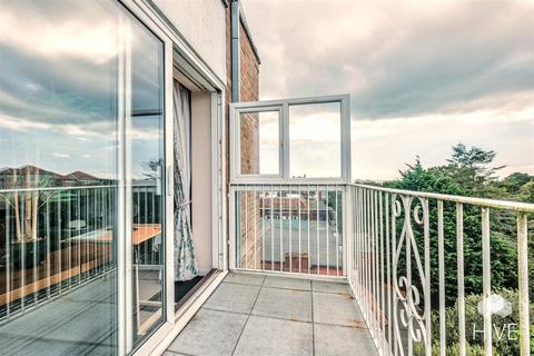 2 bedroom flat for sale, Boscombe Spa Road, Bournemouth BH5