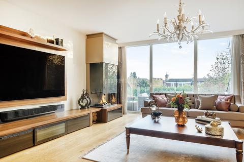 undefined, Mill Hill NW7