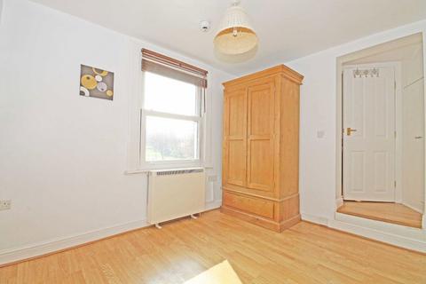 undefined, Kneller Road, Twickenham TW2