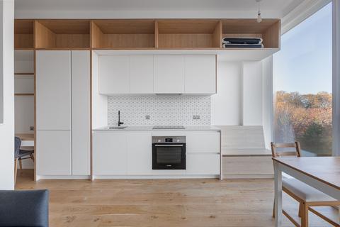 undefined, Vonder Parkside, Great West Road TW8