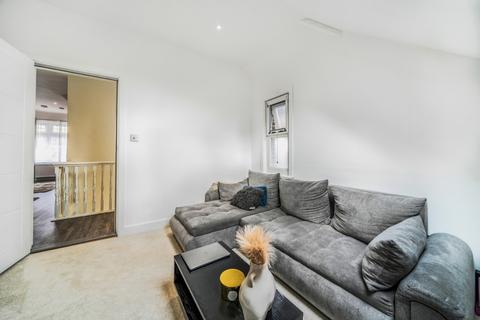 2 bedroom flat to rent, Westwell Road, London, SW16