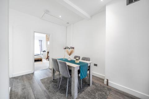 2 bedroom flat to rent, Westwell Road, London, SW16