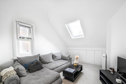 2 bedroom flat to rent, Westwell Road, London, SW16