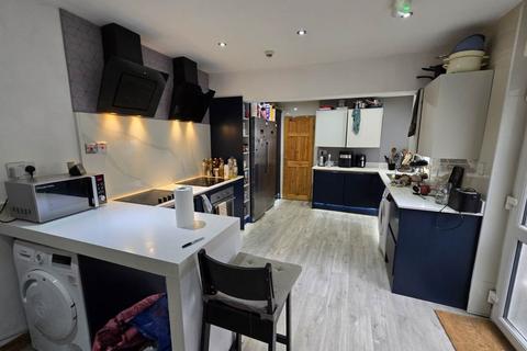 8 bedroom house to rent, Richmond Road, Cathays, Cardiff