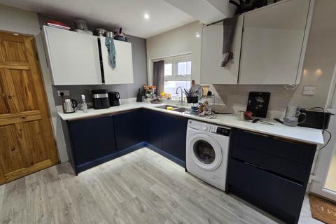 8 bedroom house to rent, Richmond Road, Cathays, Cardiff