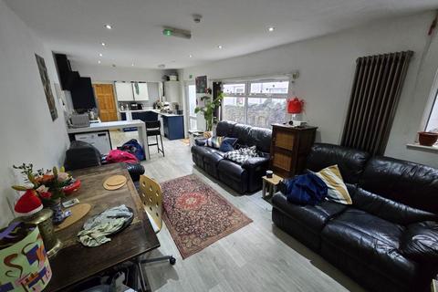 8 bedroom house to rent, Richmond Road, Cathays, Cardiff