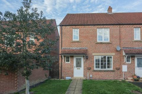 3 bedroom end of terrace house for sale, Aspen Close, Pickering, YO18 8TJ