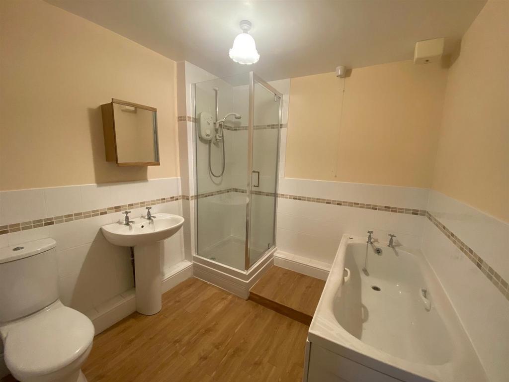 26 Bathroom.jpg
