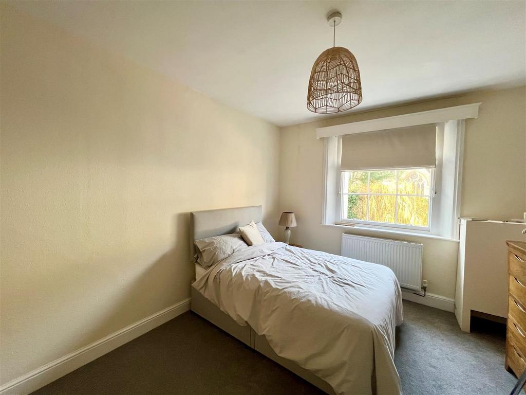 26 Park bedroom.jpg