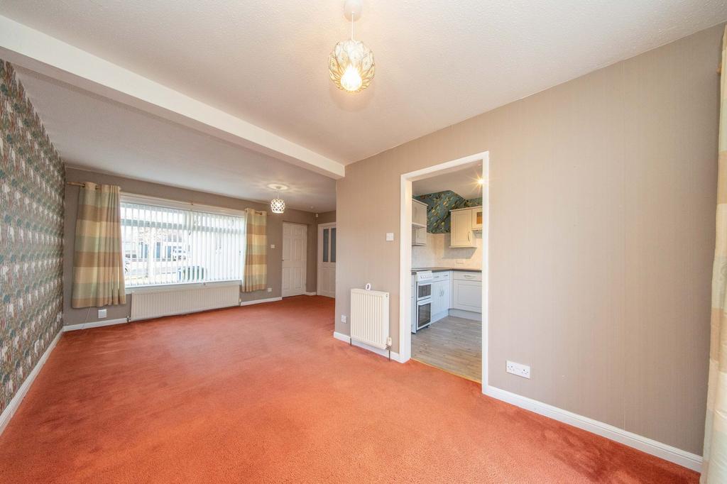 Lounge / Dining Area