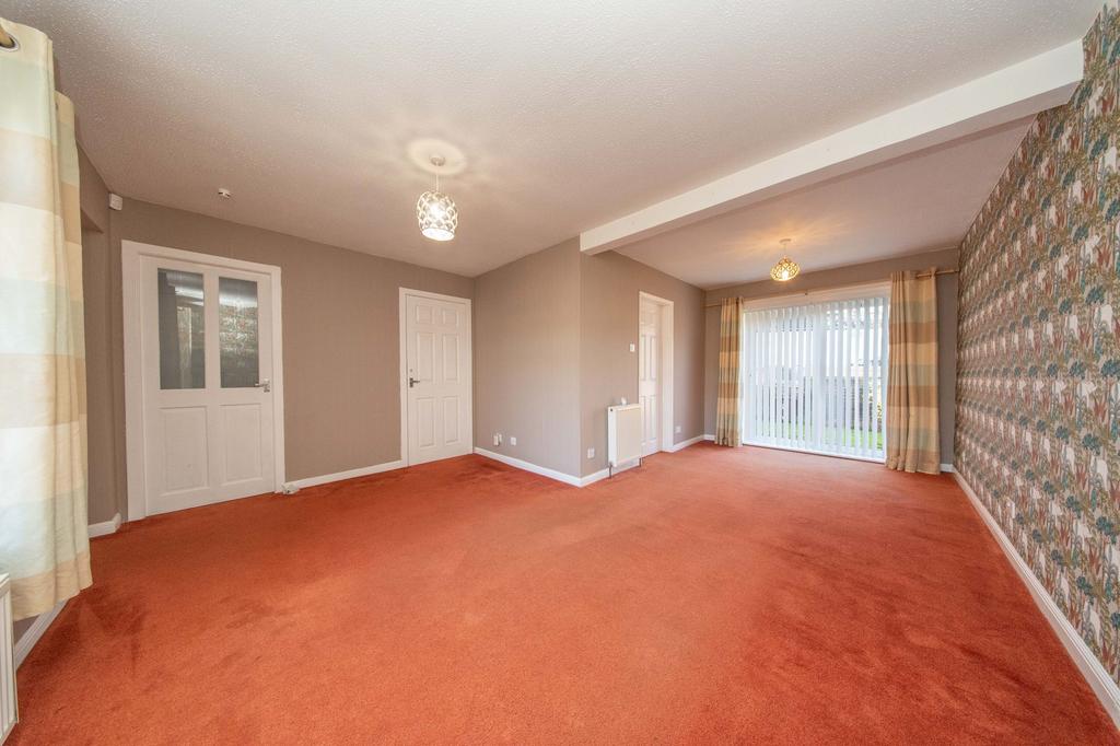 Lounge / Dining Area