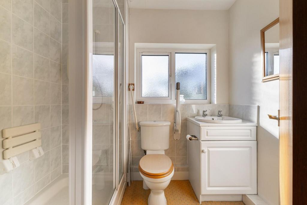 100524 53 Bouverie Avenue-21 low.jpg