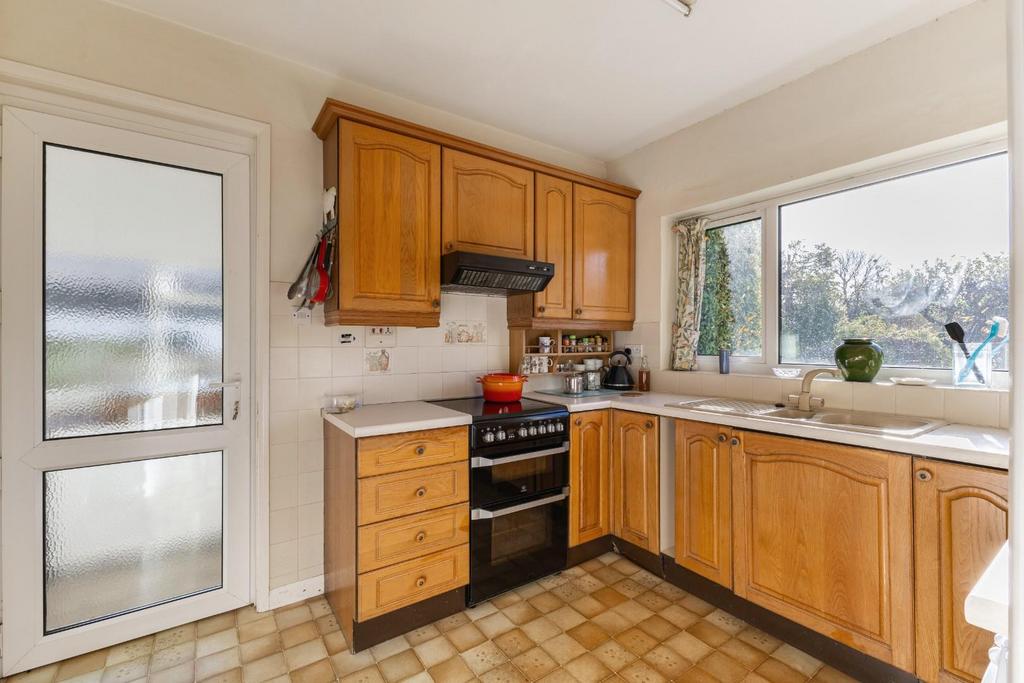 100524 53 Bouverie Avenue-8.jpg