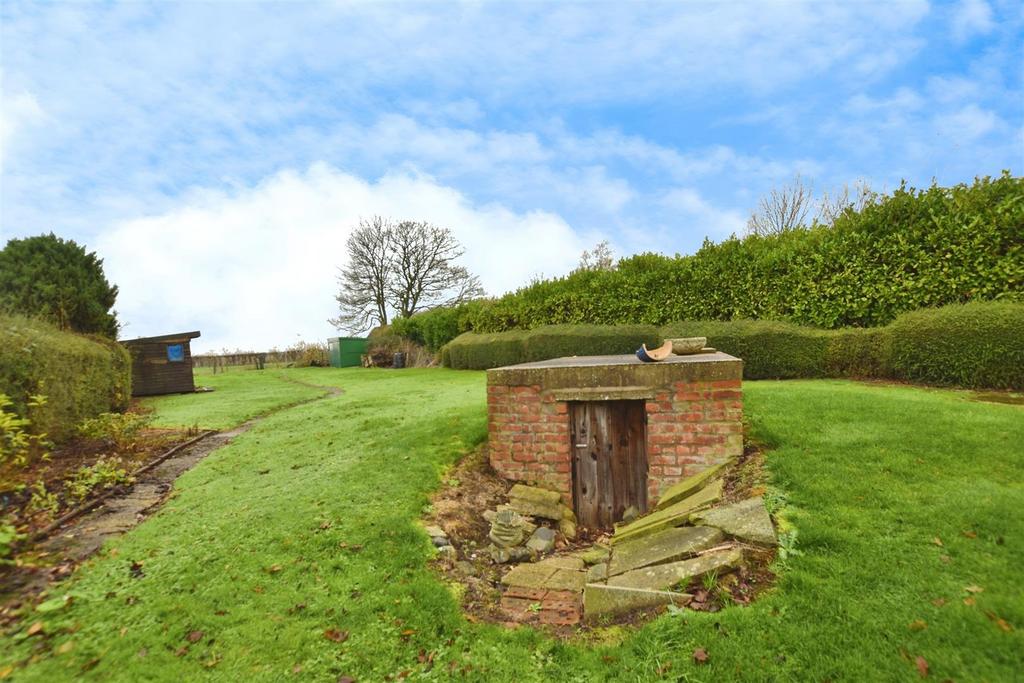 Garden Outbuilding