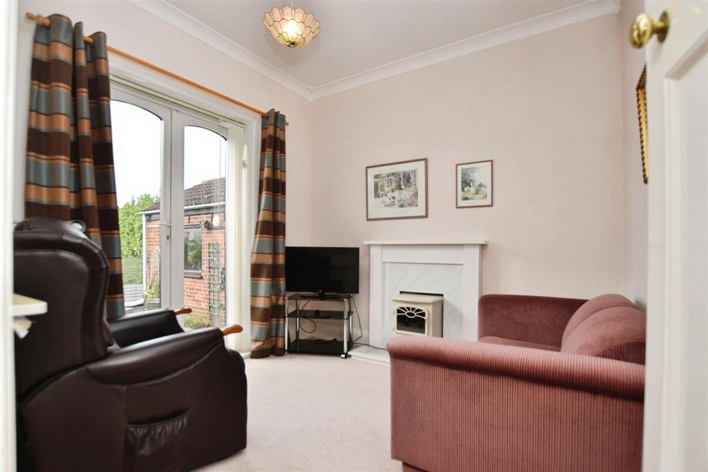 Sitting /Garden Room/ Bed 3