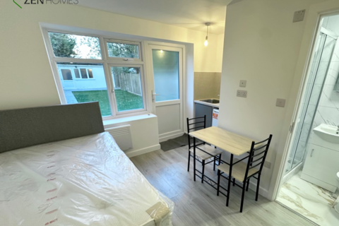 undefined, London E17