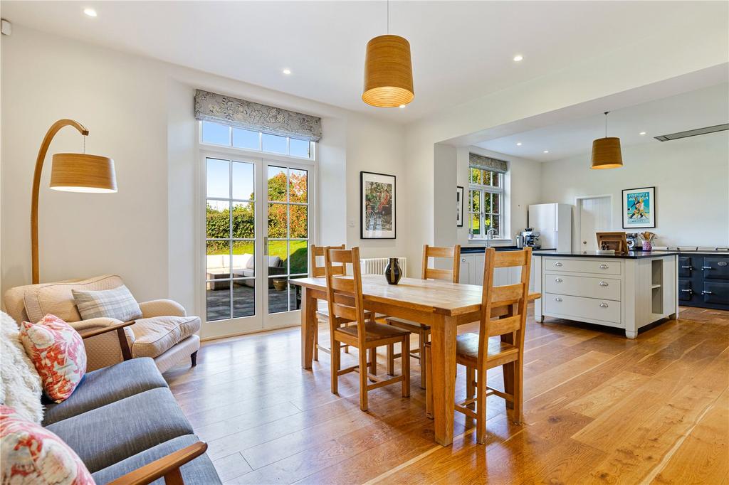 Kitchen/Breakfast Rm