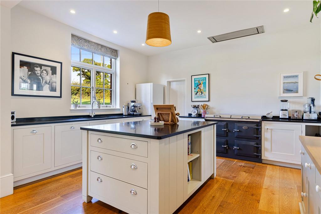 Kitchen/Breakfast Rm