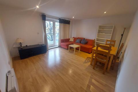 2 bedroom flat to rent, Matilda Gardens, London E3