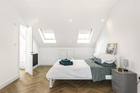 4 bedroom terraced house to rent, Aubrey Road, London, E17