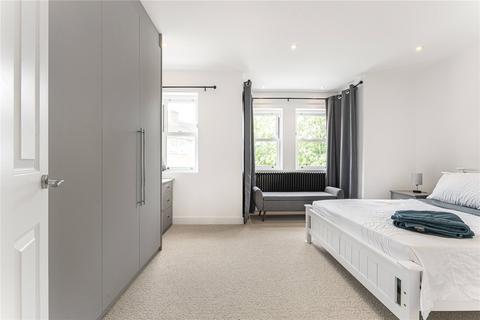 4 bedroom terraced house to rent, Aubrey Road, London, E17