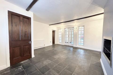 undefined, The Crescent, Manchester M28