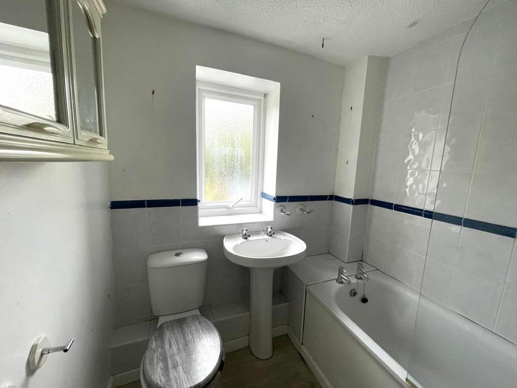 Bathroom.JPG