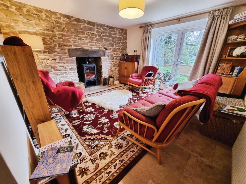 4 Bedroom Property with Land