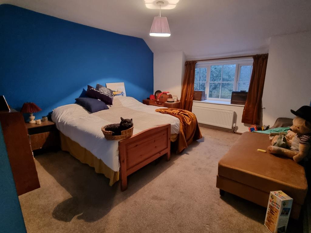 4 Bedroom Property with Land