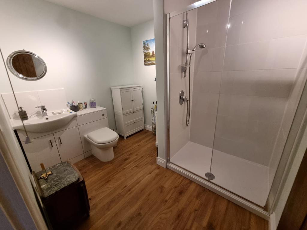 4 Bedroom Property with Land