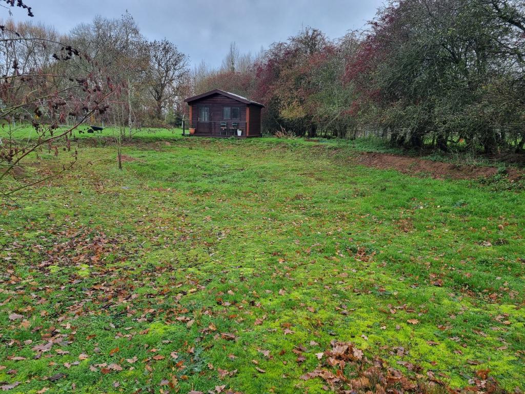4 Bedroom Property with Land