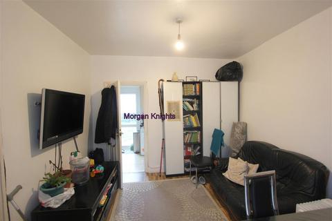 1 bedroom apartment to rent, Manor Park E12