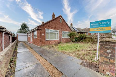 2 bedroom detached bungalow for sale, Sharon Drive, Lowestoft