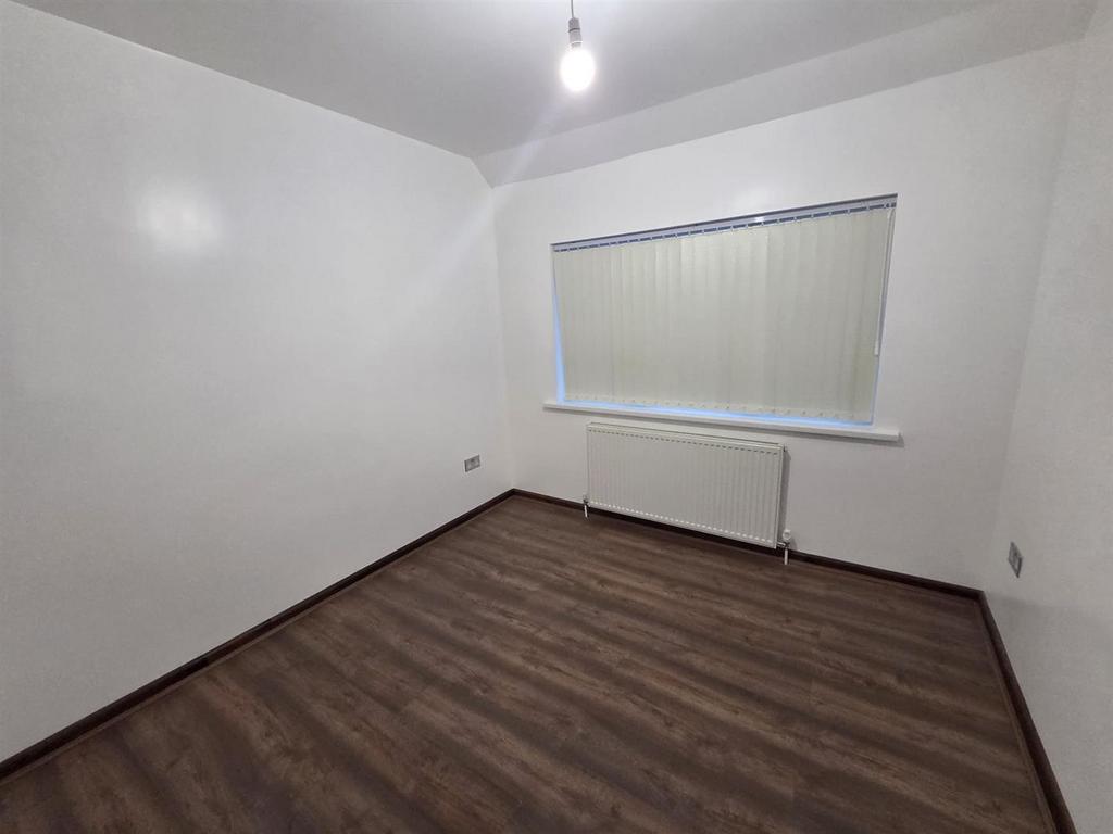 BROMFORD CRESCENT 4.jpg